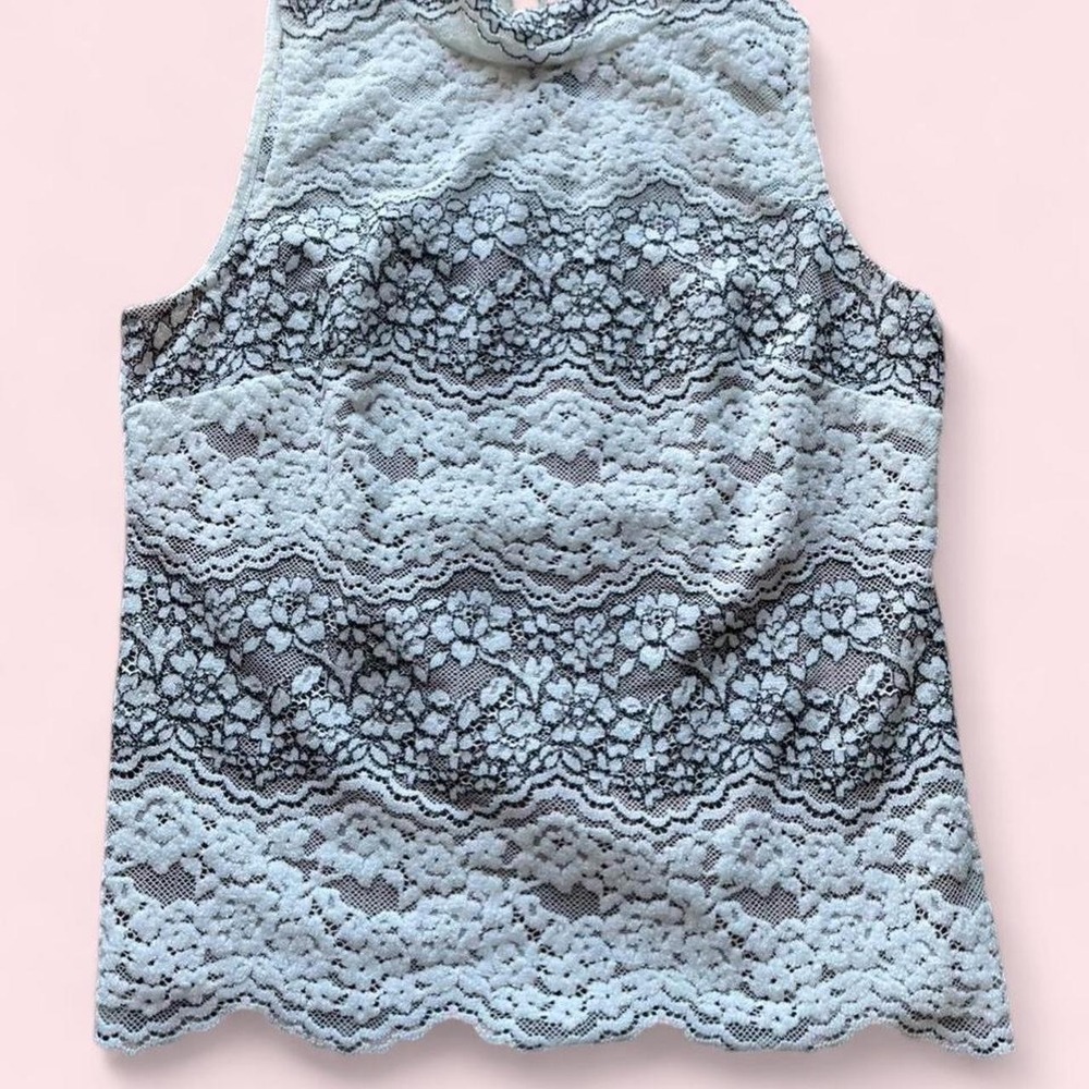 White House Black Market Black White Floral Lace Size 8 Sleeveless Blouse Dainty - Picture 1 of 8